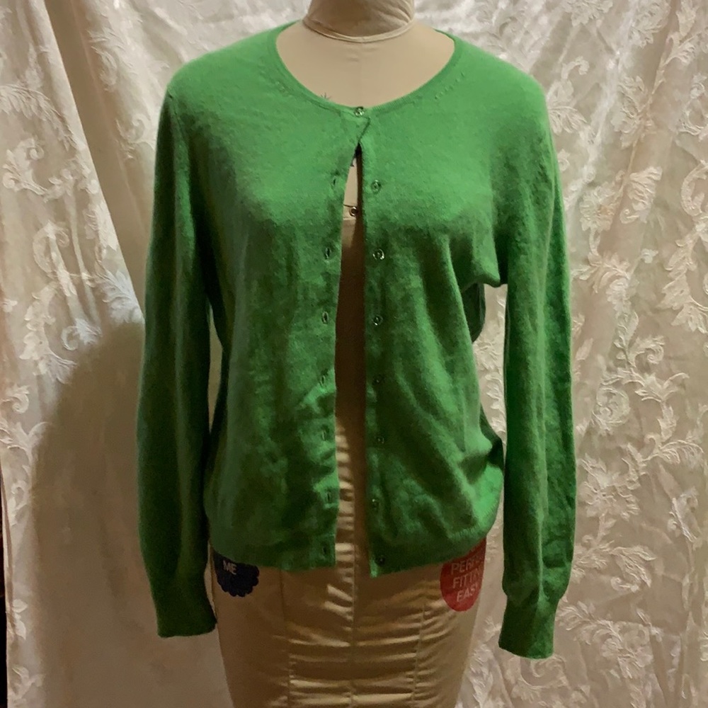Cashmere cardigan in green